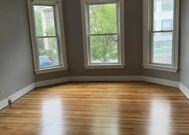 Property at 53 Bellevue Ave, Haverhill, MA, 01832, 3 beds, 1 bath, [object Object]