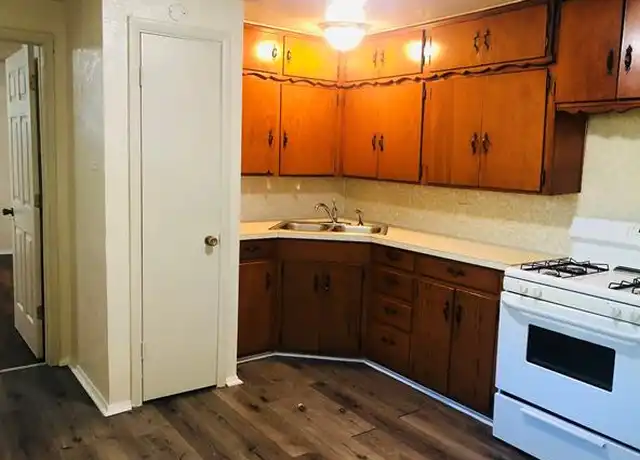 Property at 518 W Sycamore St, Denton, TX, 76201, 1 bed, 1 bath, [object Object]