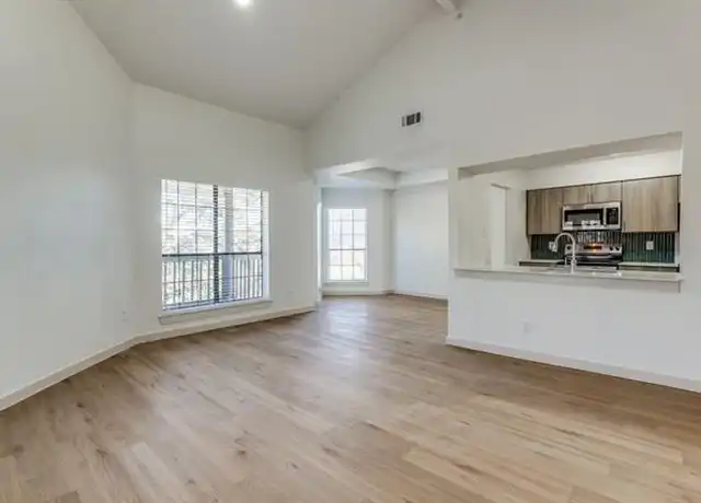 Property at 230 E 5th St Unit 305, Dallas, TX, 75203, 2 beds, 1 bath, [object Object]