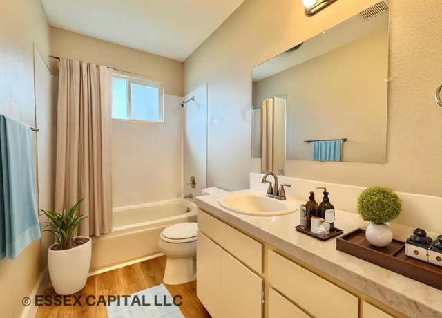 Photo of 1021 12th St, Washougal, WA 98671