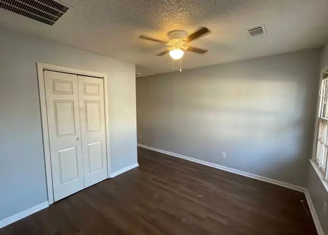 Property at 227 S Gee St, Jonesboro, AR, 72401, 2 beds, 1 bath, [object Object]
