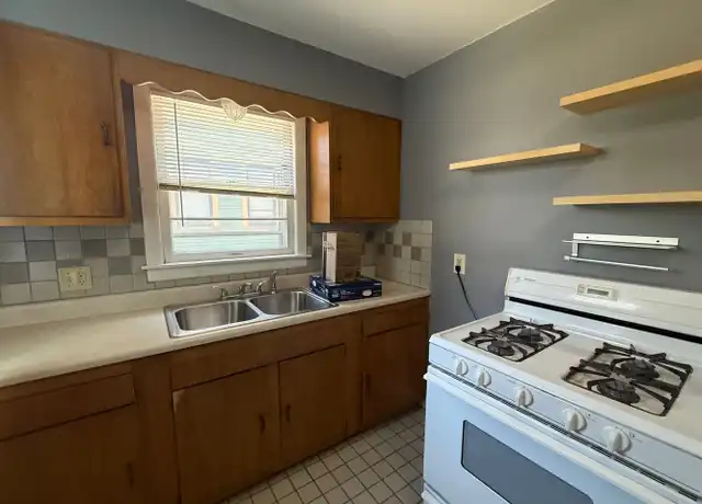Property at 329 Lyon St NE Unit Lyon 2, Grand Rapids, MI, 49503, 1 bed, 1 bath, [object Object]