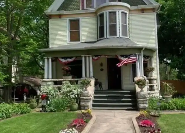 Property at 230 Comstock St Unit 1, Joliet, IL, 60436, 3 beds, 1.5 baths, [object Object]