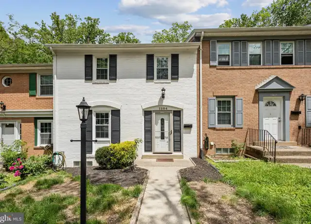 Property at 1204 Fox Run Pl, Woodbridge, VA, 22191, 4 beds, 3 baths, [object Object]