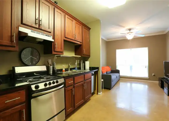Property at 910 W 25th St #602, Austin, TX, 78705, 1 bed, 1 bath, [object Object]