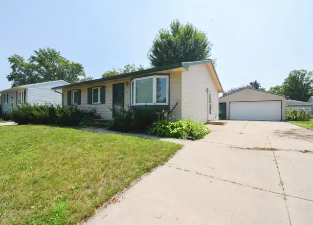 Property at 960 17th St SE, Rochester, MN, 55904, 4 beds, 2 baths, [object Object]
