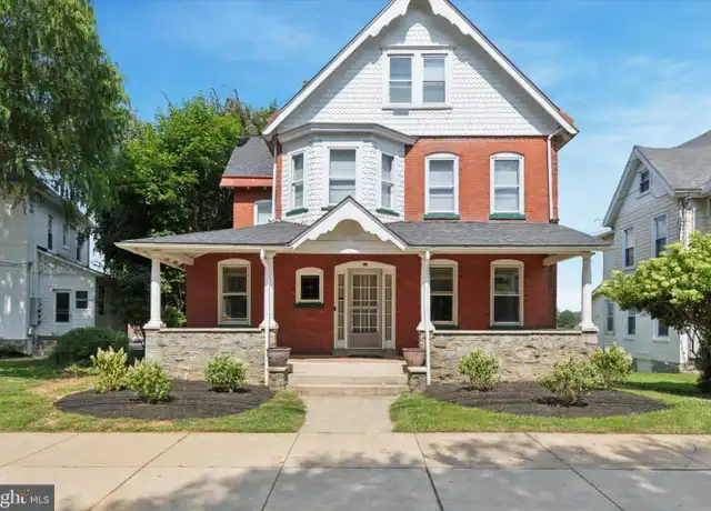 Property at 31 Downing Ave Unit 1ST FLOOR, Downingtown, PA, 19335, 2 beds, 1 bath, [object Object]