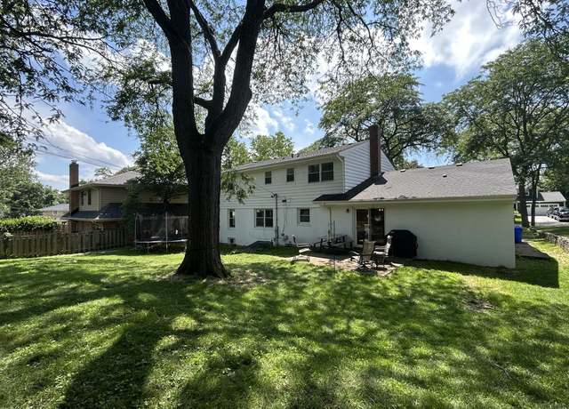 Photo of 1001 Eddy Ct, Wheaton, IL 60187