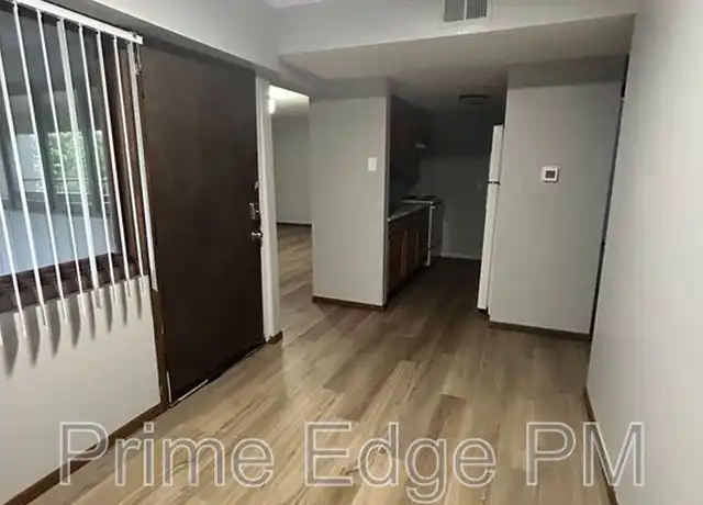 Property at 2343 B St Unit 7, Lincoln, NE, 68502, 2 beds, 1 bath, [object Object]