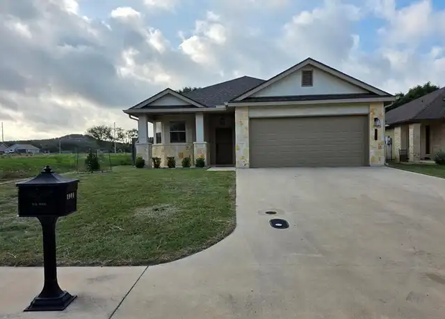 Property at 1901 Weston Loop, Kerrville, TX, 78028, 2 beds, 2 baths, [object Object]
