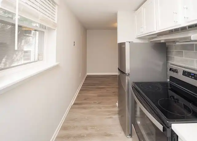Property at Enclave West Hartford / Parc West - 43 Caya Ave, West Hartford, CT, 06110, 2 beds, 1 bath, [object Object]