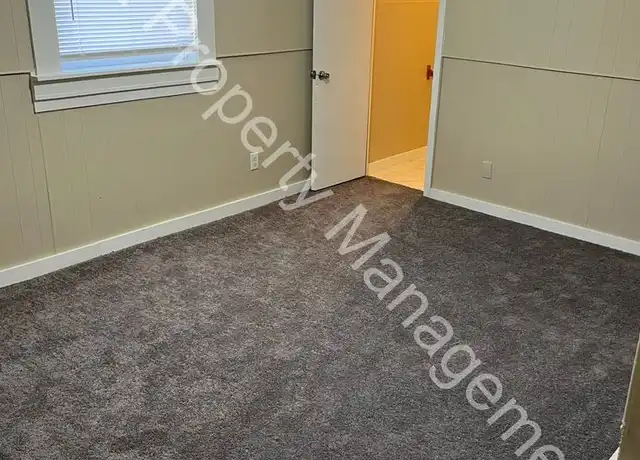 Property at 727 N Hamilton St Unit 2, Saginaw, MI, 48602, 1 bed, 1 bath, [object Object]