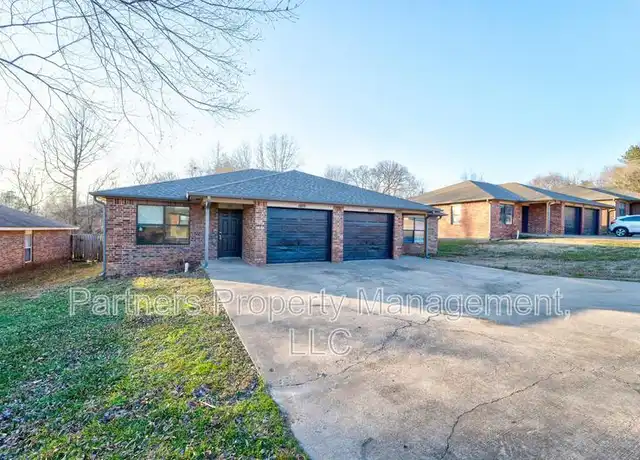 Property at 5707 Sara St Unit B, Fayetteville, AR, 72704, 2 beds, 1.5 baths, [object Object]