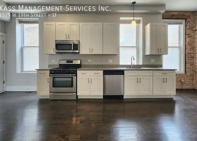 Property at 1539 W 19th St Unit 1F, Chicago, IL, 60608, 2 beds, 1 bath, [object Object]