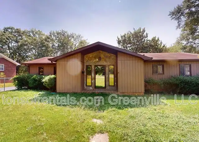 Property at 102 Meadow St, Spartanburg, SC, 29307, 3 beds, 2 baths, [object Object]