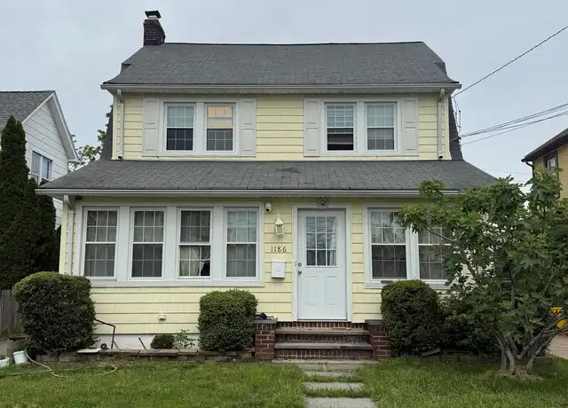 Property at 1186 Thomas St, Hewlett, NY, 11557, 2 beds, 1 bath, [object Object]