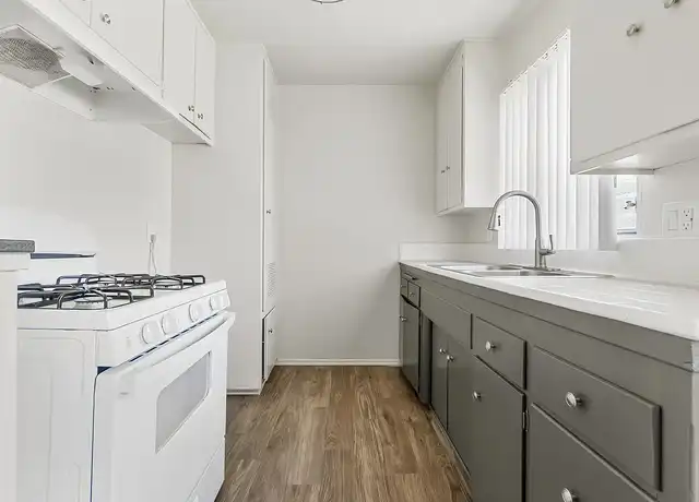 Property at Hyde Park - 700 N Inglewood Ave, Inglewood, CA, 90302, 1 bed, 1 bath, [object Object]