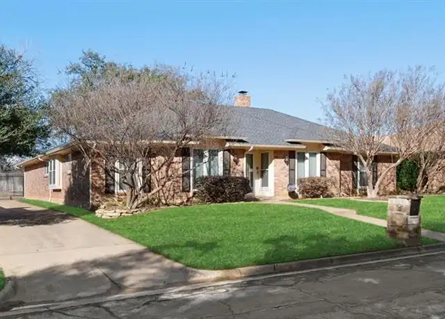 Property at 1922 Rockbrook Dr, Arlington, TX, 76006, 3 beds, 2 baths, [object Object]