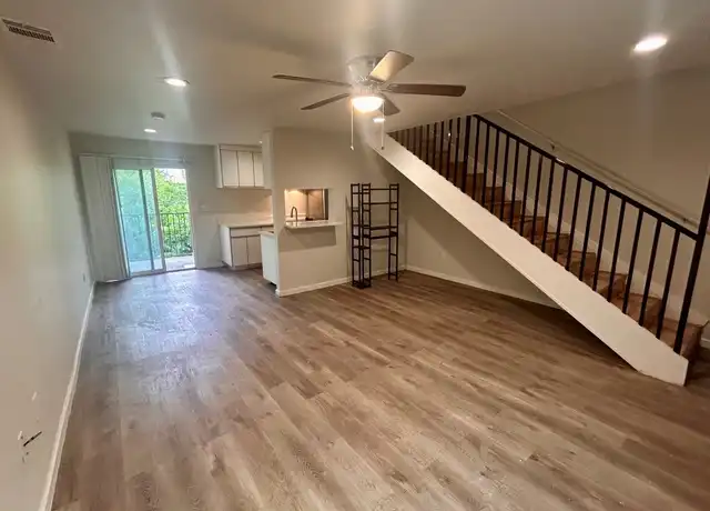 Property at 901 E 40th St Unit 212, Austin, TX, 78751, 1 bed, 1 bath, [object Object]