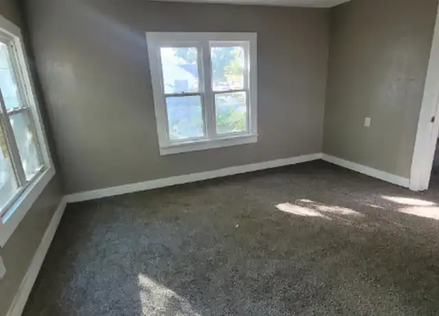 Property at 100 SE 37th St, Oklahoma City, OK, 73129, 2 beds, 1 bath, [object Object]