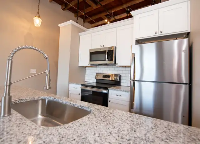 Property at 140 W Mountain St #201, Kings Mountain, NC, 28086, 1 bed, 1 bath, [object Object]