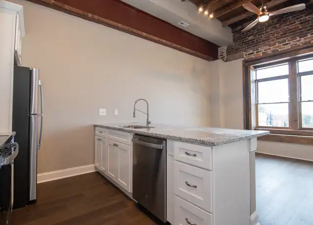 Property at 140 W Mountain St #201, Kings Mountain, NC, 28086, 1 bed, 1 bath, [object Object]
