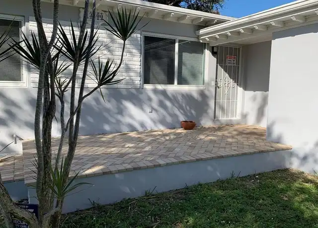 Property at 13300 NE 10th Ave, North Miami, FL, 33161, 2 beds, 1 bath, [object Object]