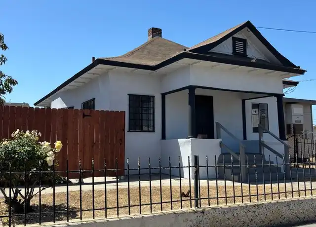 Property at 1028 E 10th St, Long Beach, CA, 90813, 2 beds, 1 bath, [object Object]