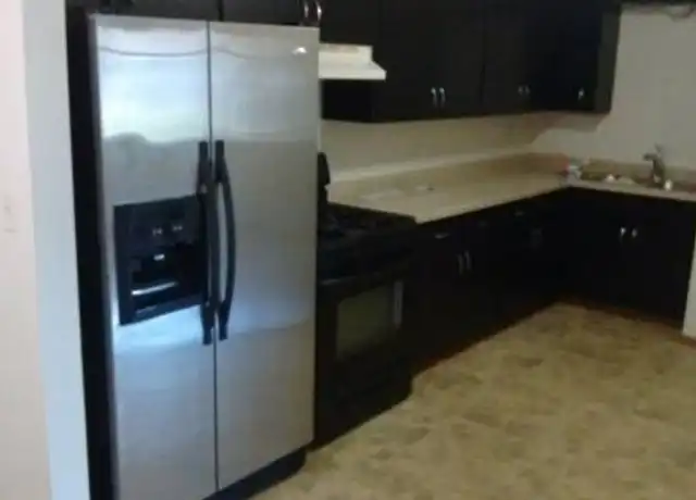 Property at 4635 S 23rd St Unit 4, Milwaukee, WI, 53221, 1 bed, 1 bath, [object Object]