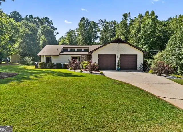 Property at 195 Pine Trail Rd, Fayetteville, GA, 30214, 3 beds, 2 baths, [object Object]