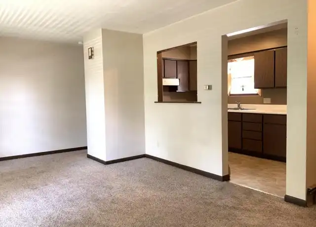 Property at 1218 Cedar St #1, Muscatine, IA, 52761, 1 bed, 1 bath, [object Object]