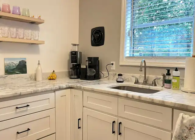 Property at 833 Ponce De Leon Pl NE Unit 06, Atlanta, GA, 30306, 1 bed, 1 bath, [object Object]