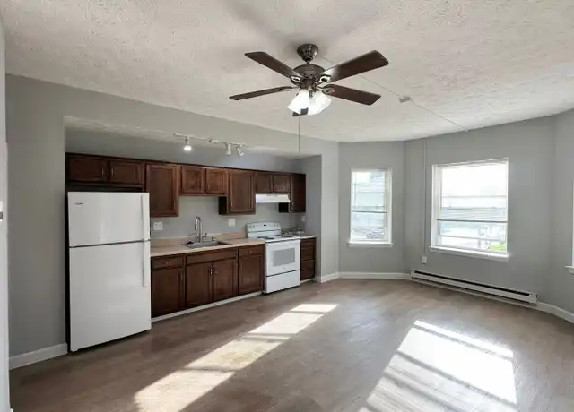 Property at 183 Williams St Unit 204, New London, CT, 06320, 1 bed, 1 bath, [object Object]