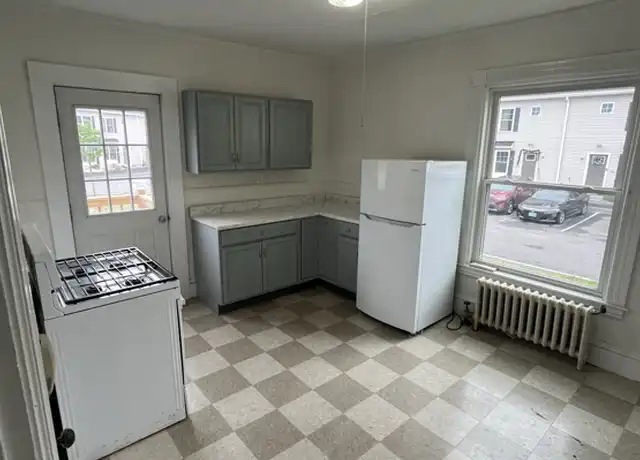 Property at 408 Porter St, Manchester, NH, 03103, 2 beds, 1 bath, [object Object]