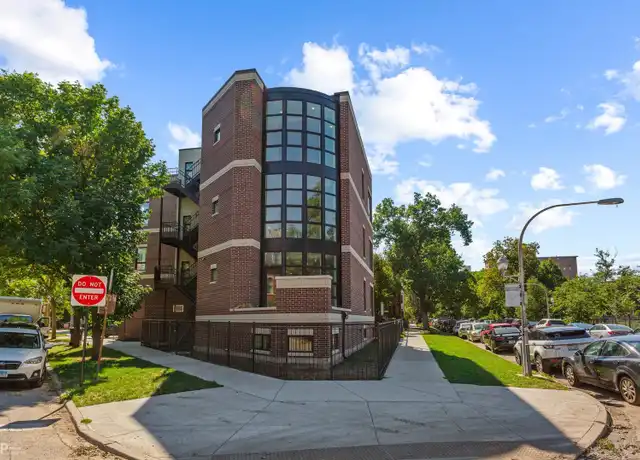 Property at 1907 W Schiller St #3, Chicago, IL, 60622, 3 beds, 2 baths, [object Object]