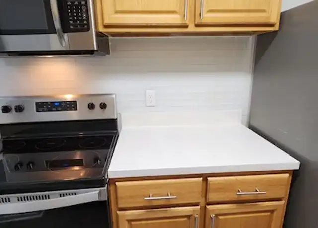 Property at 2001 SW 16th St Unit E7, Gainesville, FL, 32608, 2 beds, 2 baths, [object Object]
