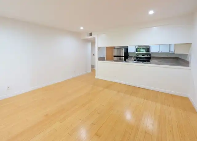 Property at 534 S Oxford Ave Unit 202, Los Angeles, CA, 90020, 1 bed, 1 bath, [object Object]