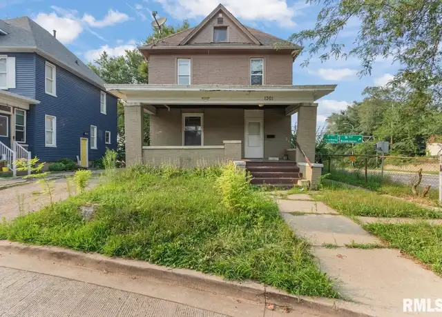 Property at 1301 W Parkside Dr, Peoria, IL, 61606, 4 beds, 1 bath, [object Object]