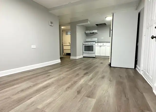 Property at 3521 W Grace St Unit BE, Chicago, IL, 60618, 1 bed, 1 bath, [object Object]