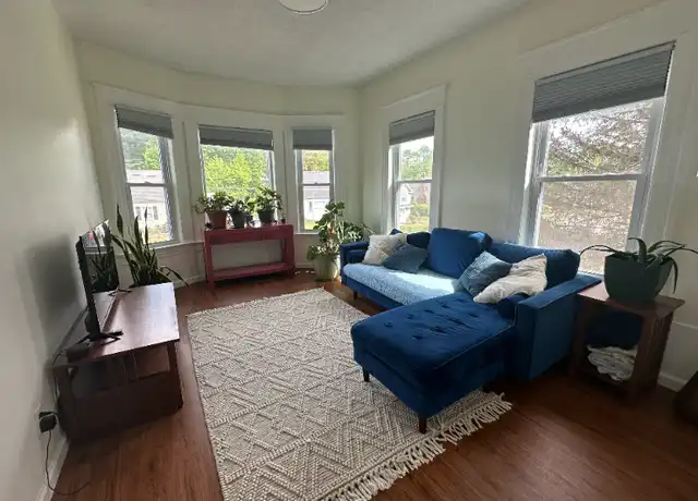 Property at 404 Newton St Unit 2nd Floor, South Hadley, MA, 01075, 3 beds, 1 bath, [object Object]