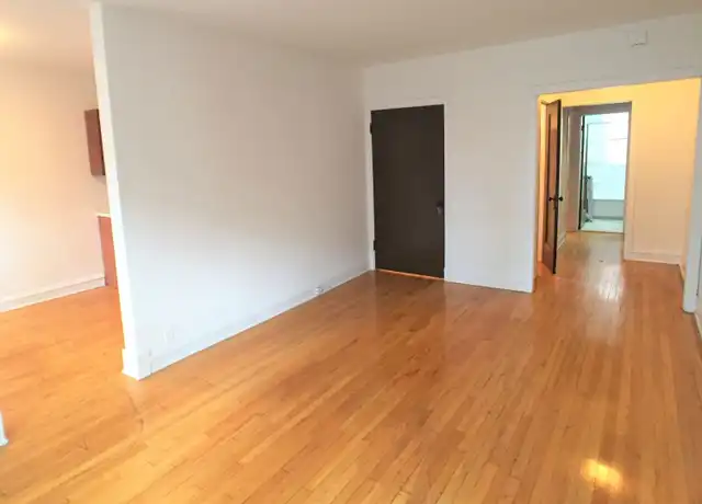 Property at 1060 W Cornelia Ave Unit 2, Chicago, IL, 60657, 1 bed, 1 bath, [object Object]