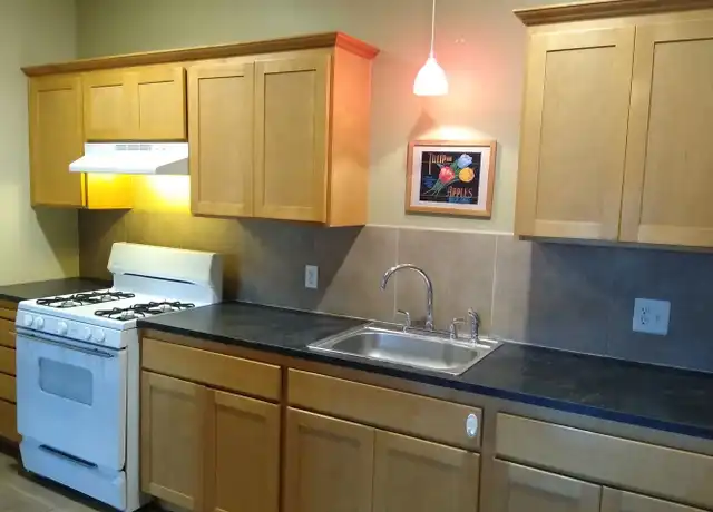 Property at 883 Astor St #1, Astoria, OR, 97103, 1 bed, 1 bath, [object Object]