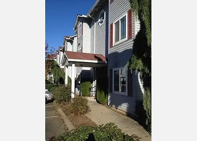 Property at Lorence Court - 302 SE 105th Ave, Portland, OR, 97216, 1 bed, 1 bath, [object Object]