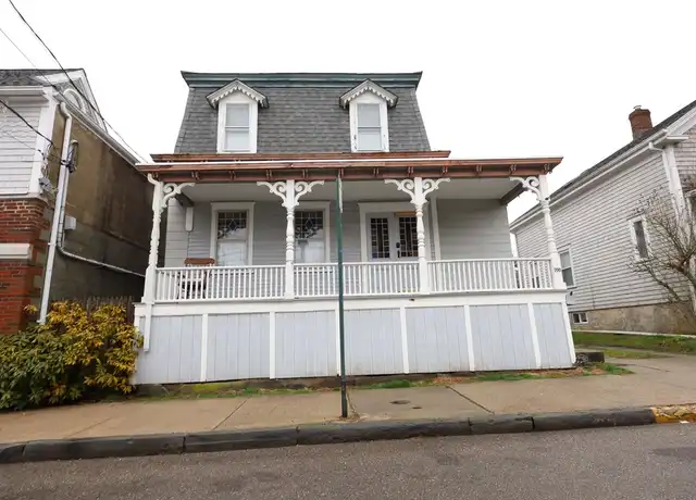 Property at 700 Thames St, Newport, RI, 02840, 4 beds, 2 baths, [object Object]
