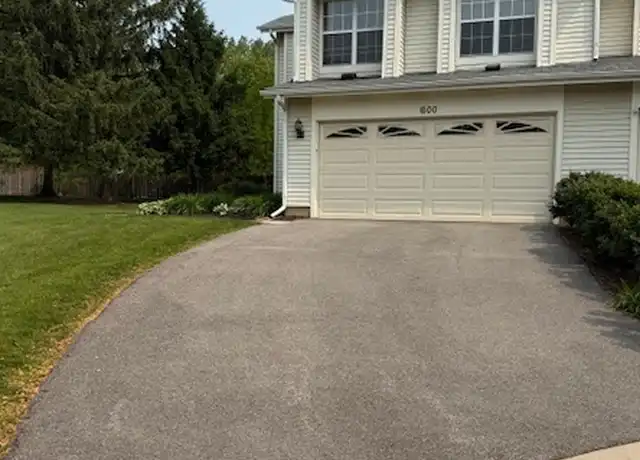 Property at 600 Sturnbridge Ln Unit 600, Schaumburg, IL, 60173, 2 beds, 2.5 baths, [object Object]