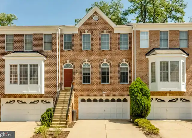 Property at 122 Shepherdson Ln NE, Vienna, VA, 22180, 3 beds, 2.5 baths, [object Object]