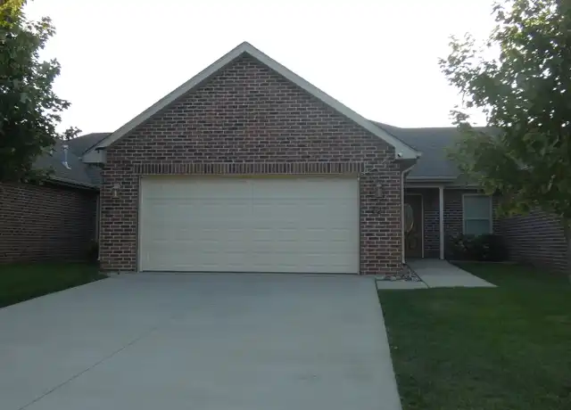Property at 627 N Edgemere Dr, Bourbonnais, IL, 60914, 3 beds, 2 baths, [object Object]