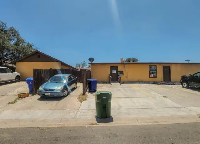 Property at 301 Soria Dr #4, Laredo, TX, 78046, 1 bed, 1 bath, [object Object]