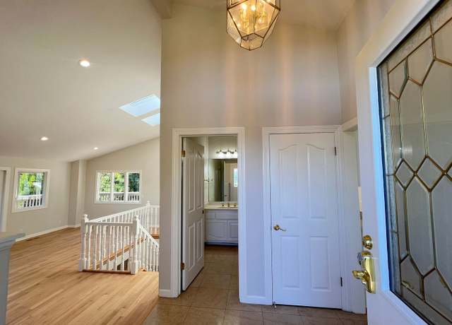 Photo of 11 Daisy Ln, Orinda, CA 94563