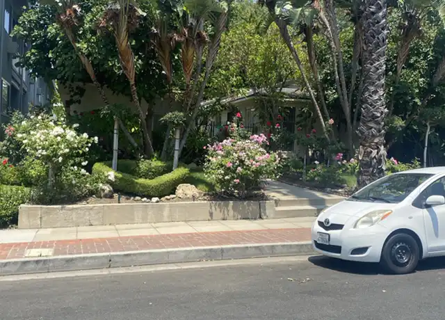 Property at 421 E Cedar Ave Unit D, Burbank, CA, 91501, 1 bed, 1 bath, [object Object]